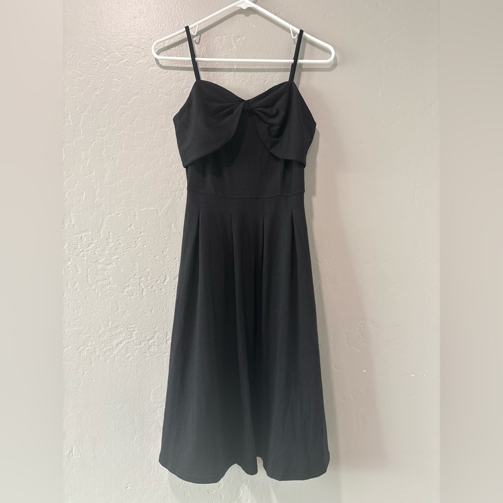Yathon Black Spaghetti Strap Dress